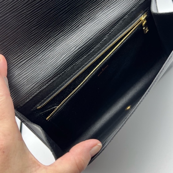Louis Vuitton epi envelope clutch - Picture 2 of 9